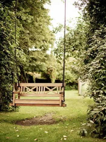 In die Natur integrierte Gartenmöbel